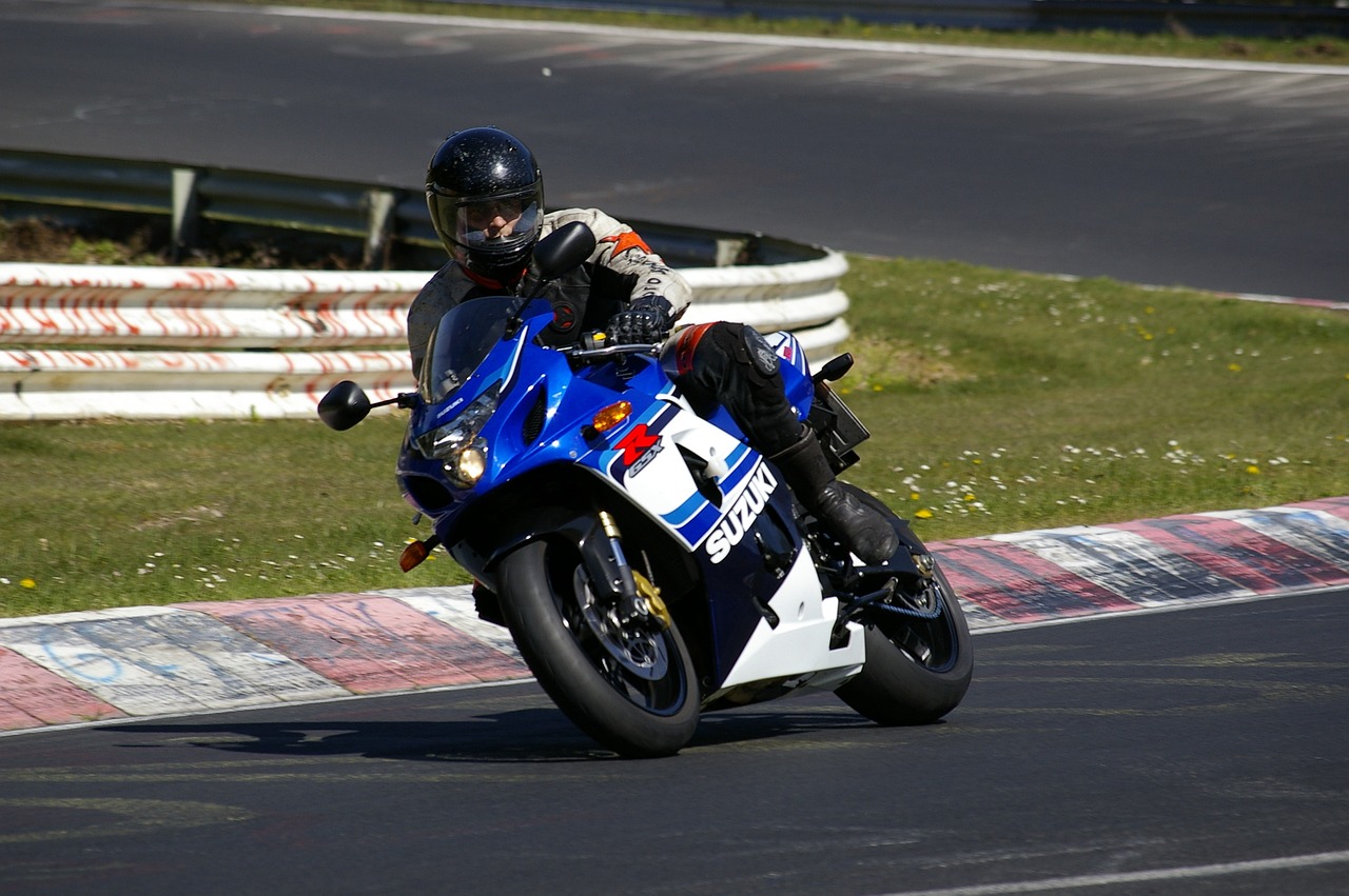豪爵铃木GSX750引领新时代摩托车风潮，全新上市！