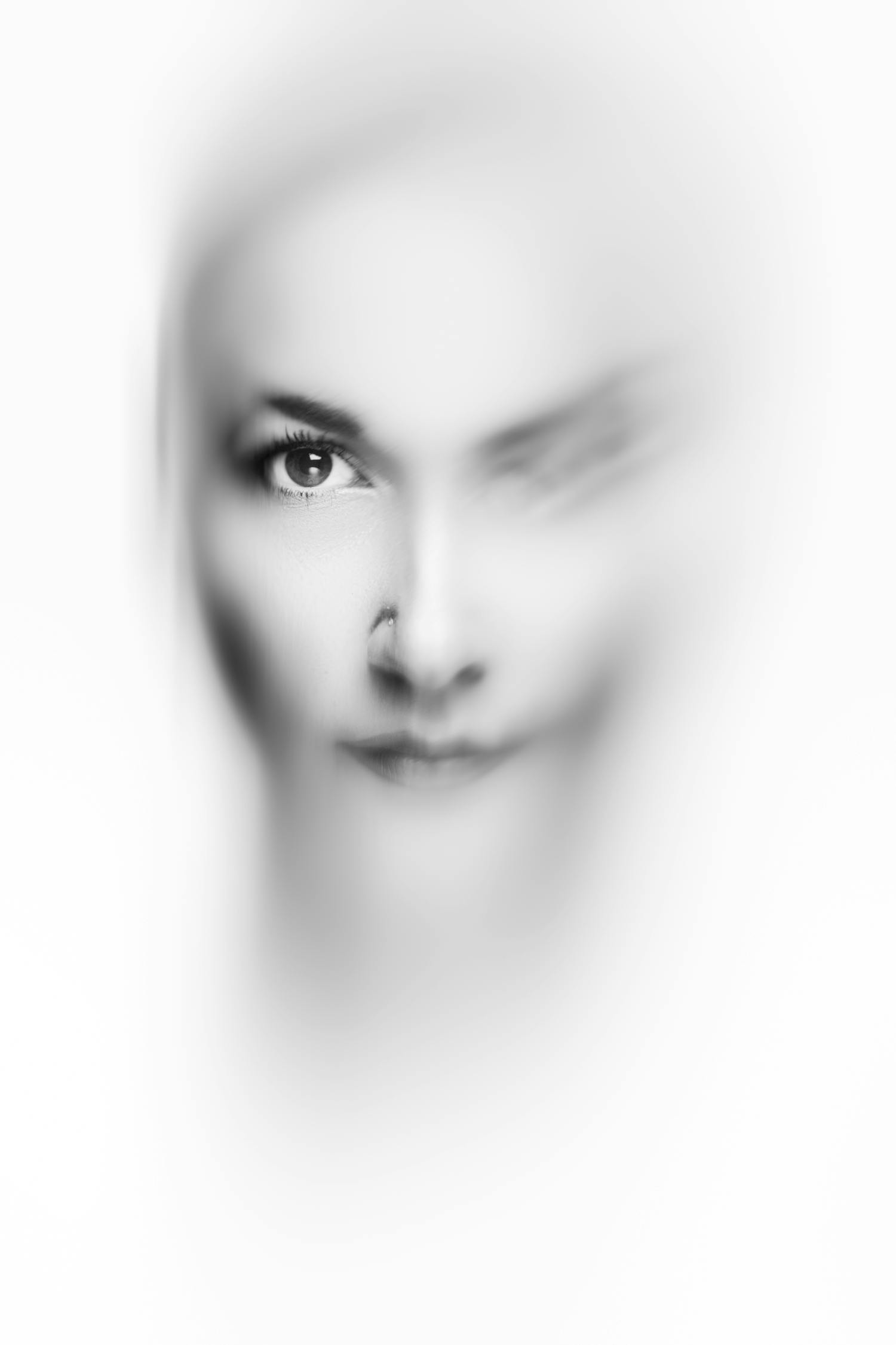 光影交织的艺术展现,演员剧照之美