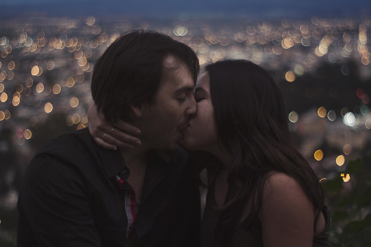 最新爱情影院推荐,甜蜜浪漫的爱情世界之旅