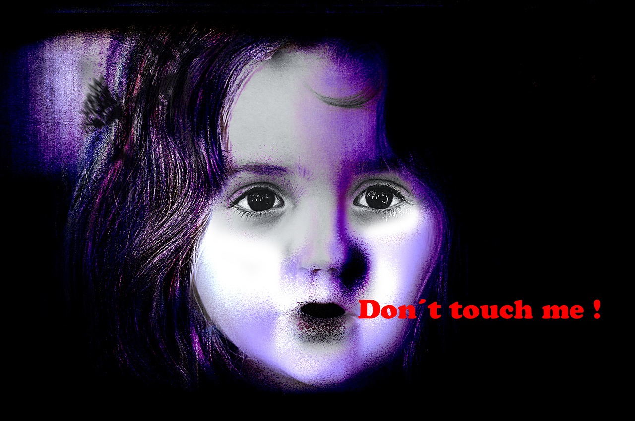 逆境中的闪耀之星,无下巴演员的奋斗之路