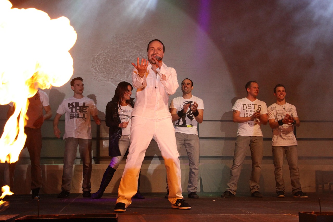 最新唱歌比赛节目,音乐盛宴的璀璨舞台