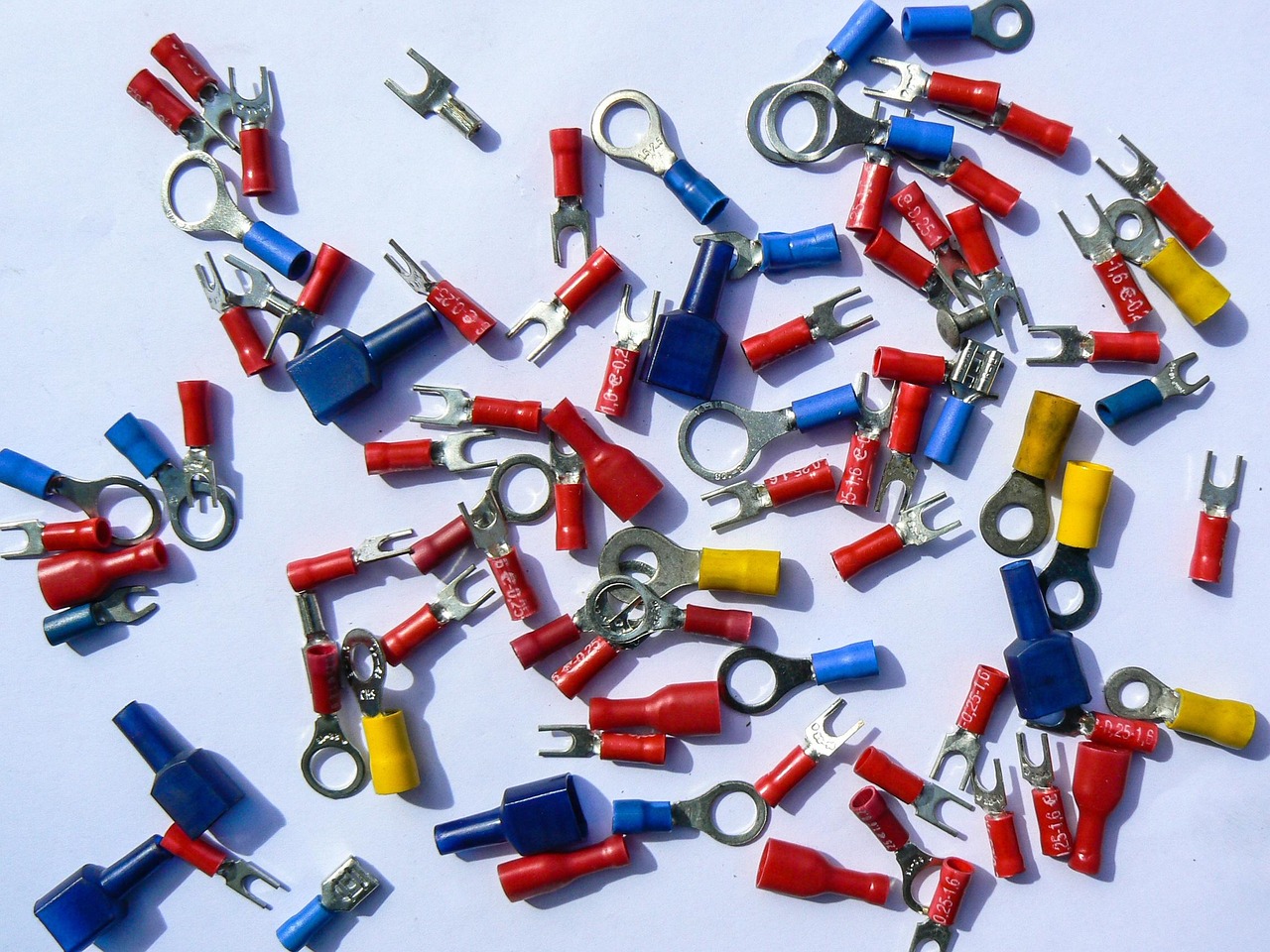 新能源电动汽车价格走势,影响因素、前景及最新价格动态分析