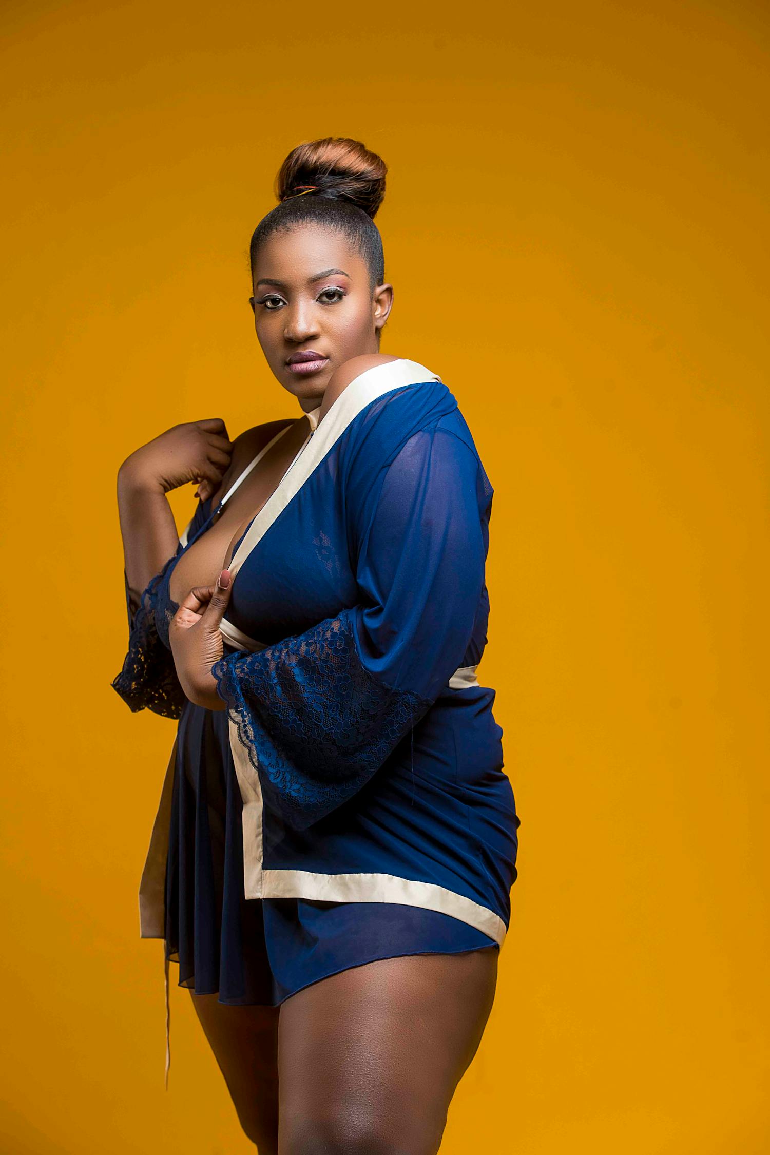 演员贾妮的魅力世界,图片与人生轨迹的交织叙述