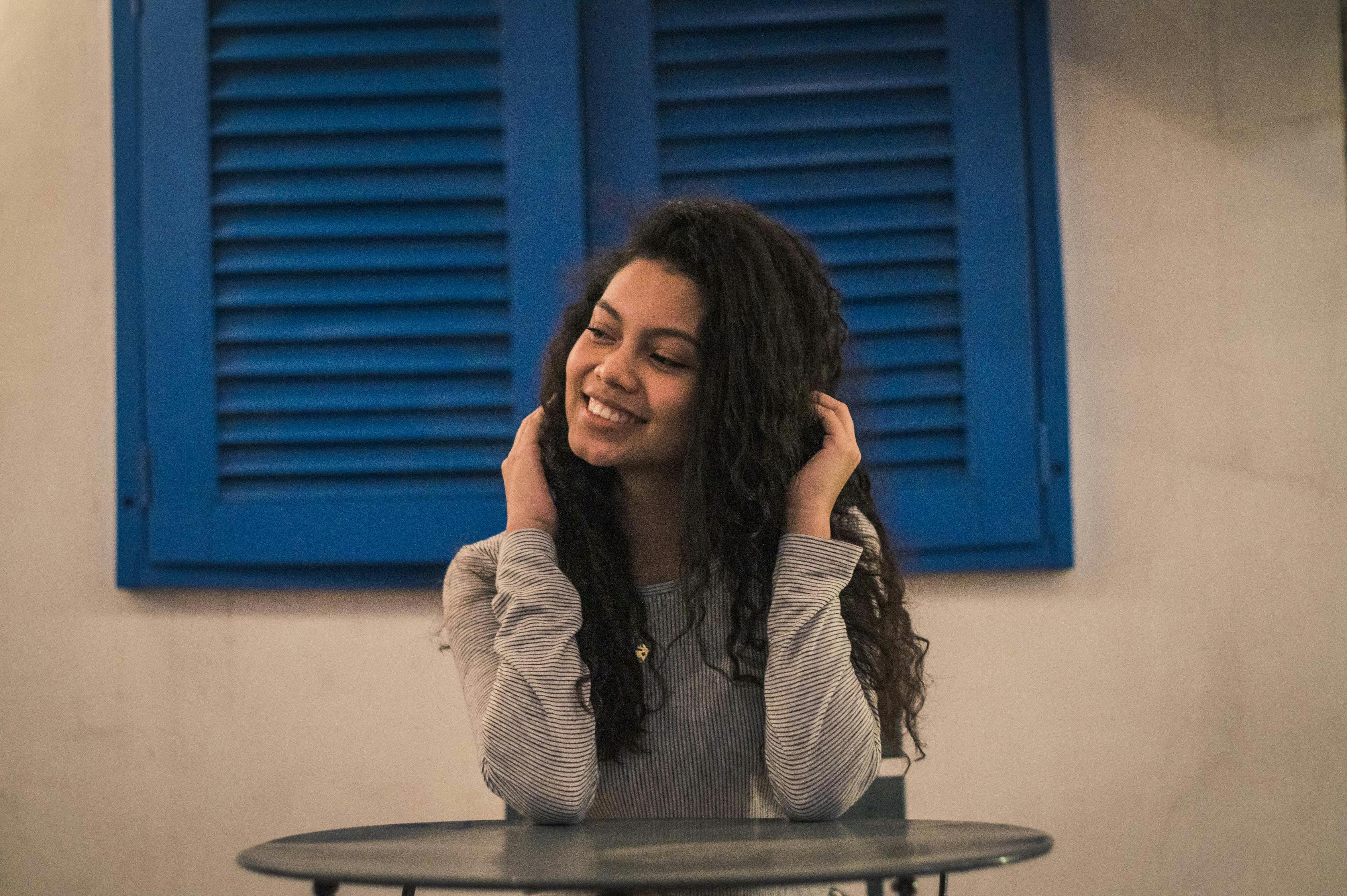 演员贾妮的魅力世界,图片与人生轨迹的交织叙述