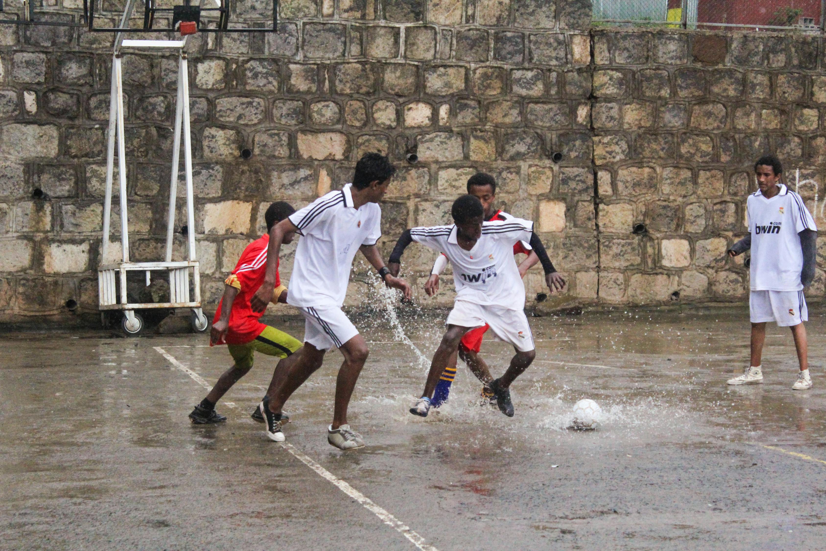 激烈角逐,拔河比赛的热血瞬间