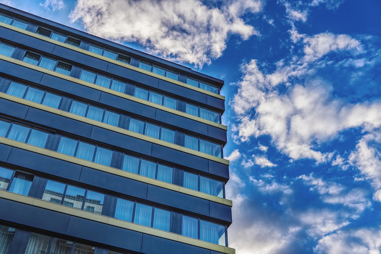 绿地峰尚汇，城市新地标，引领未来生活潮流的最新资讯